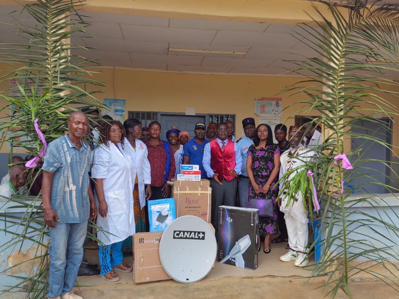 Remise des dons du matériel médical à l’hôpital de district d’Essendé